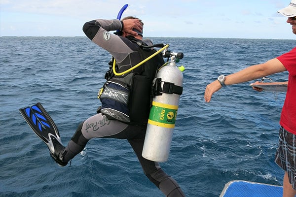 liveaboard dive trips great barrier reef
